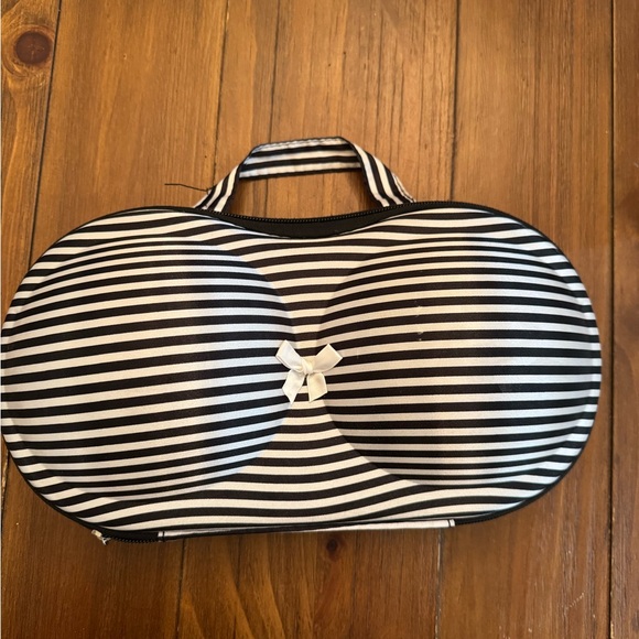 • Willow 3.0 • 3rd generation portable pump 24mm reusable containers and 52 bags - Picture 12 of 13